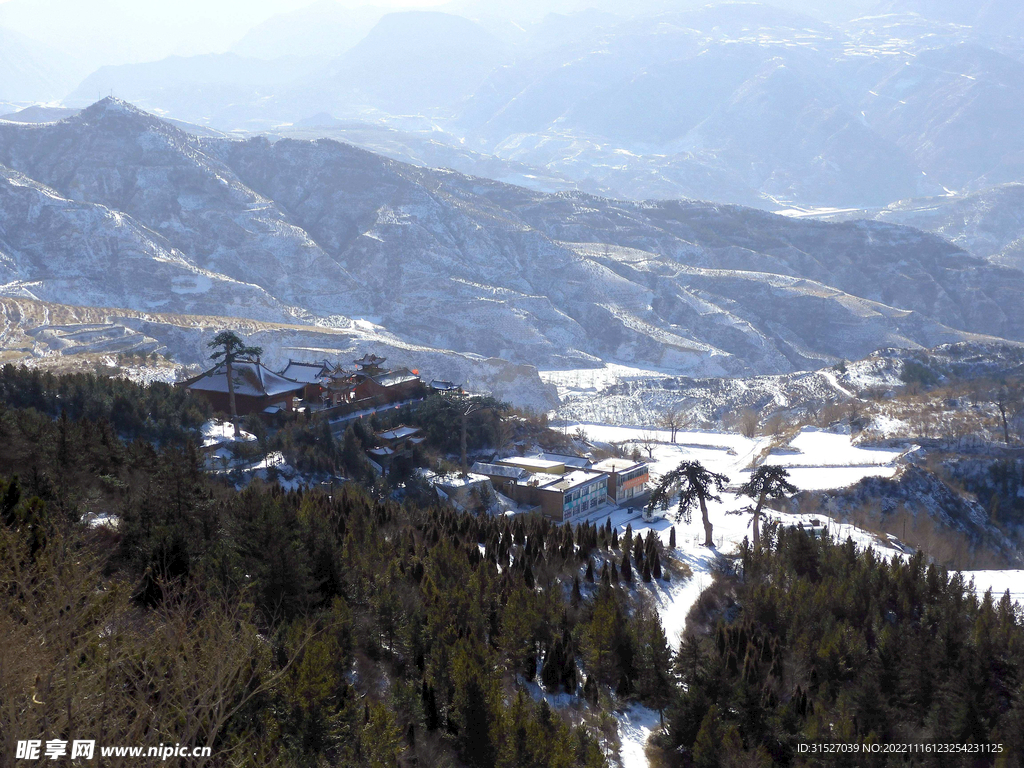 恒山雪景风景图