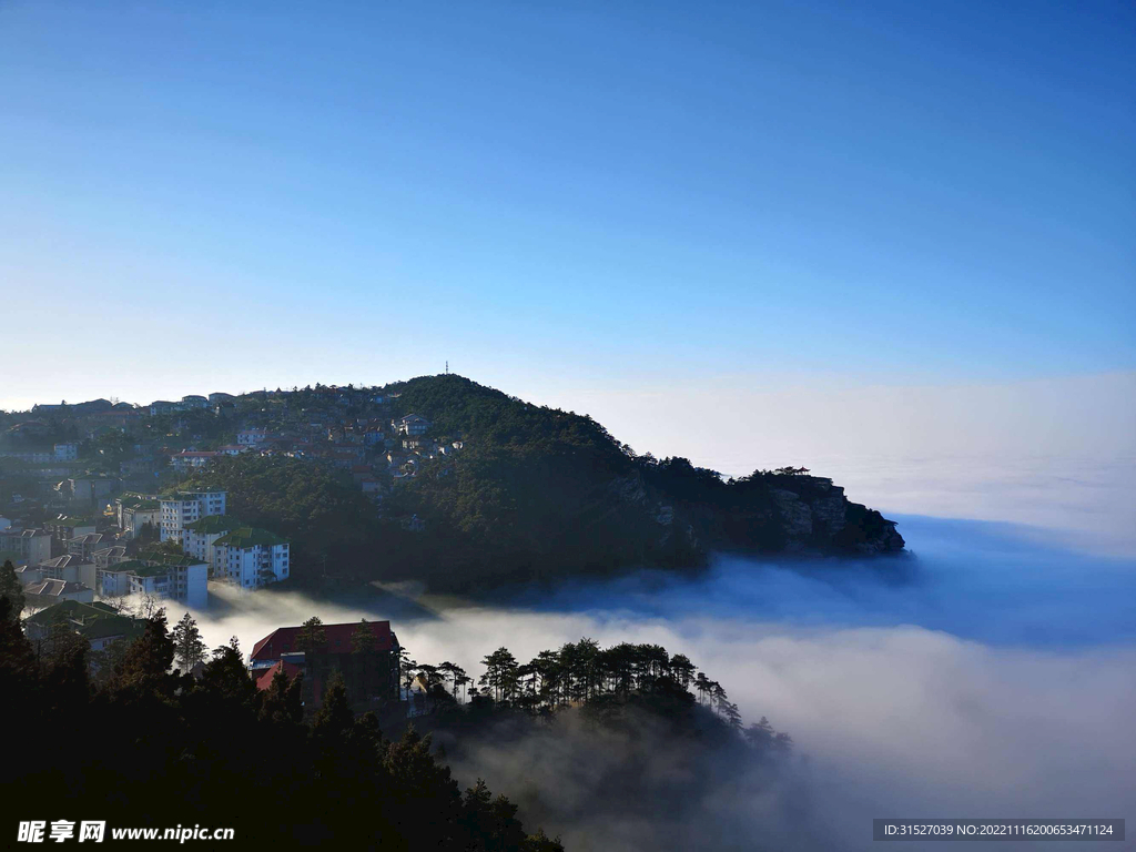 云雾庐山