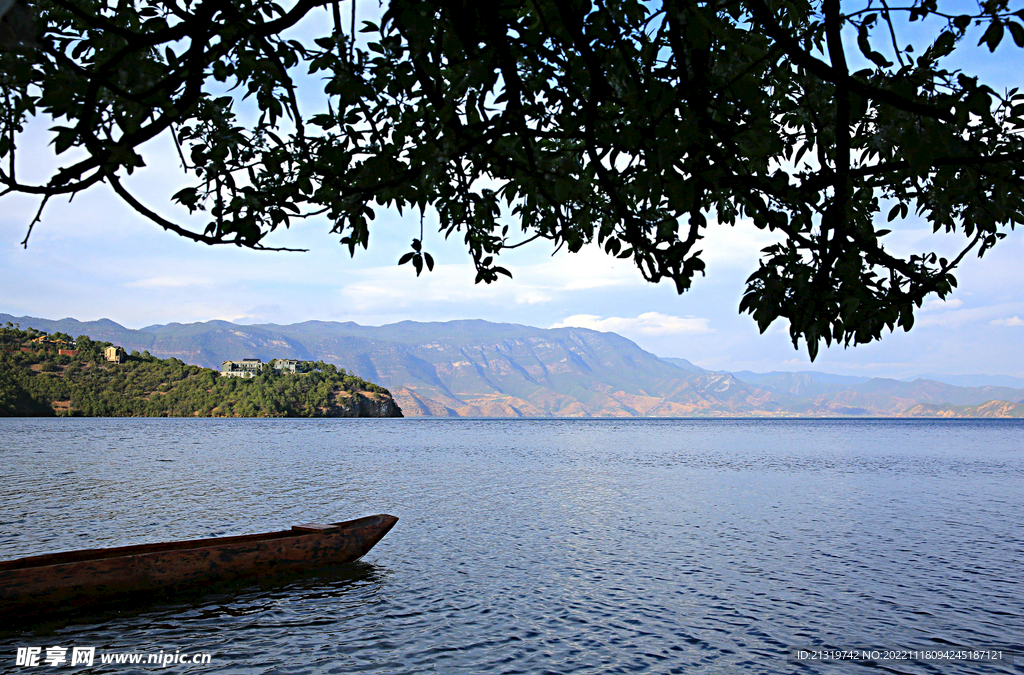 泸沽湖美景摄影图