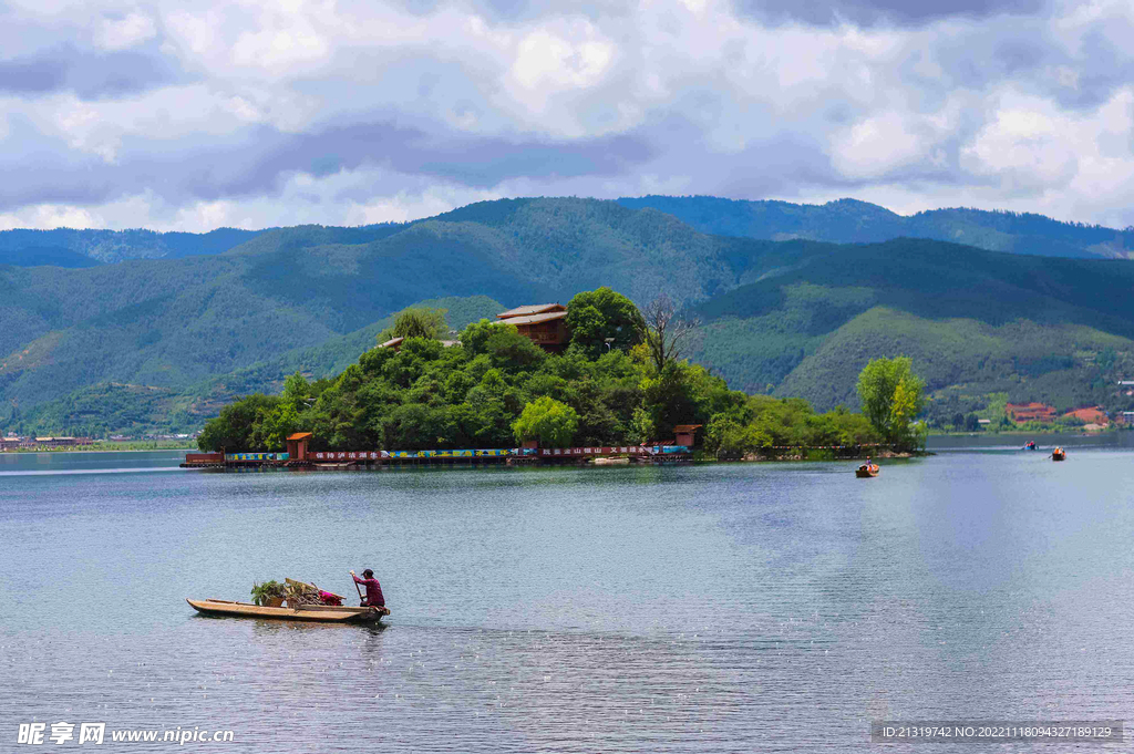 泸沽湖图片素材