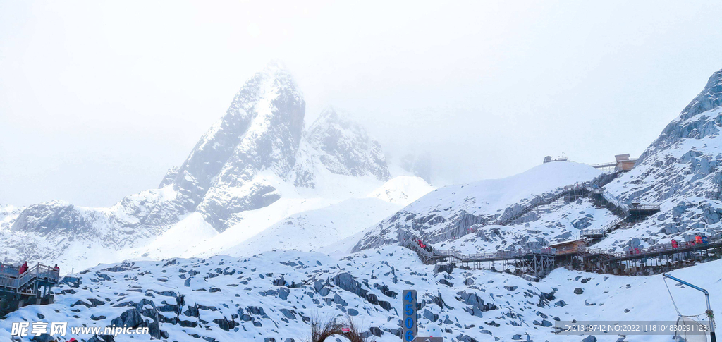 雪山美景