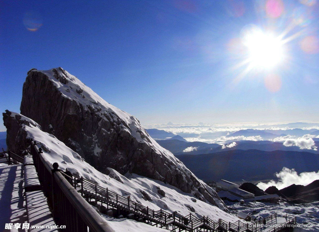 雪山摄影图