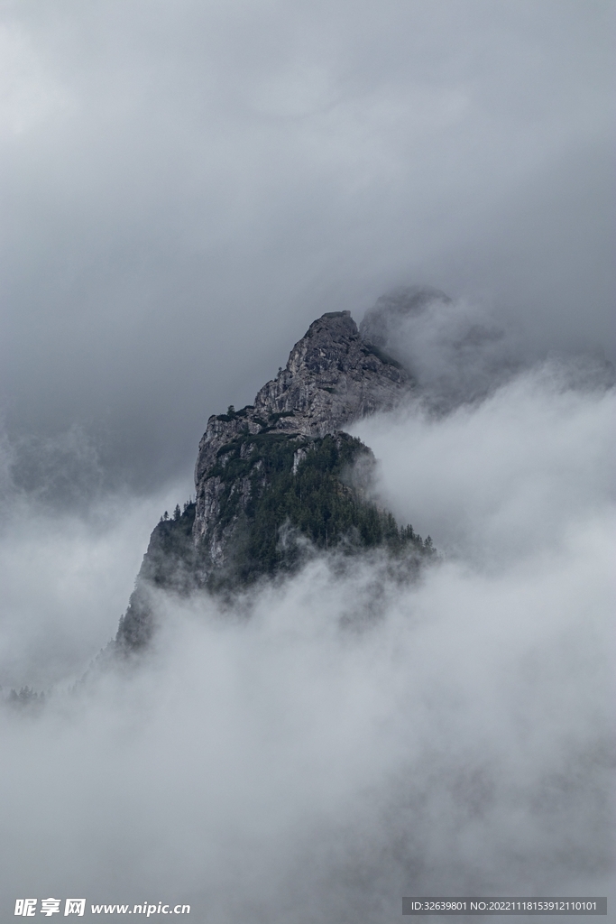 山间云雾