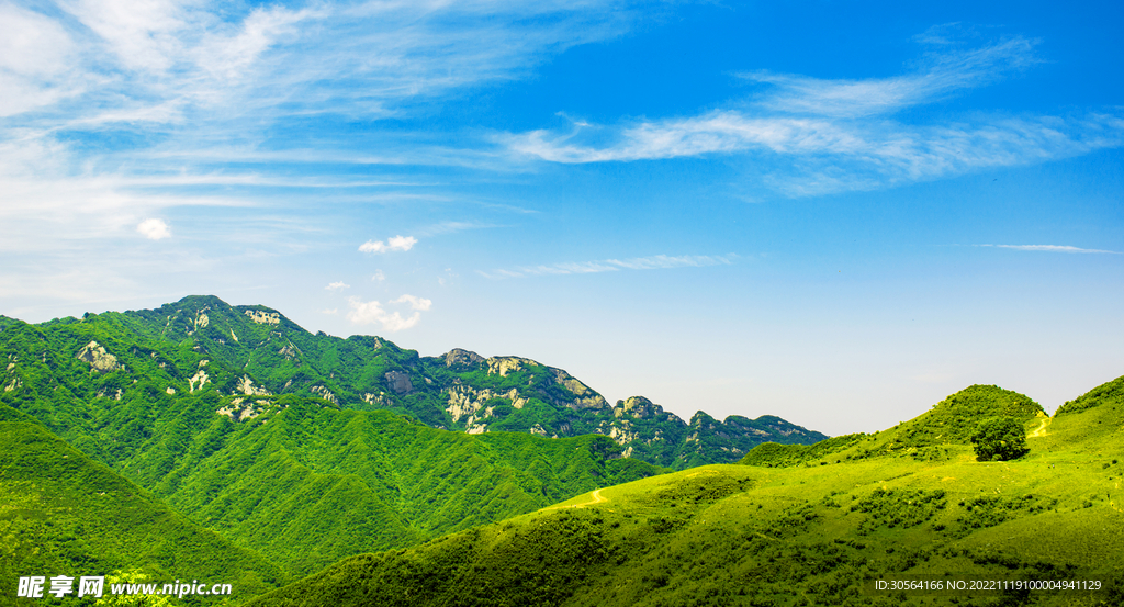 绿色山峰山脉