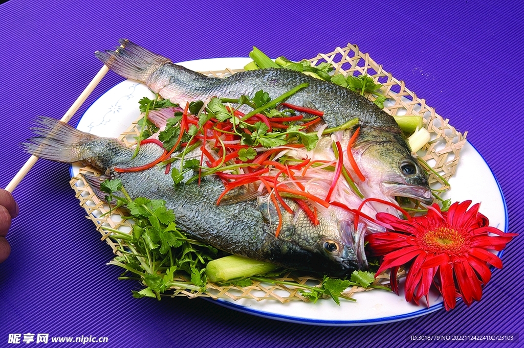 蒜香鲈鱼