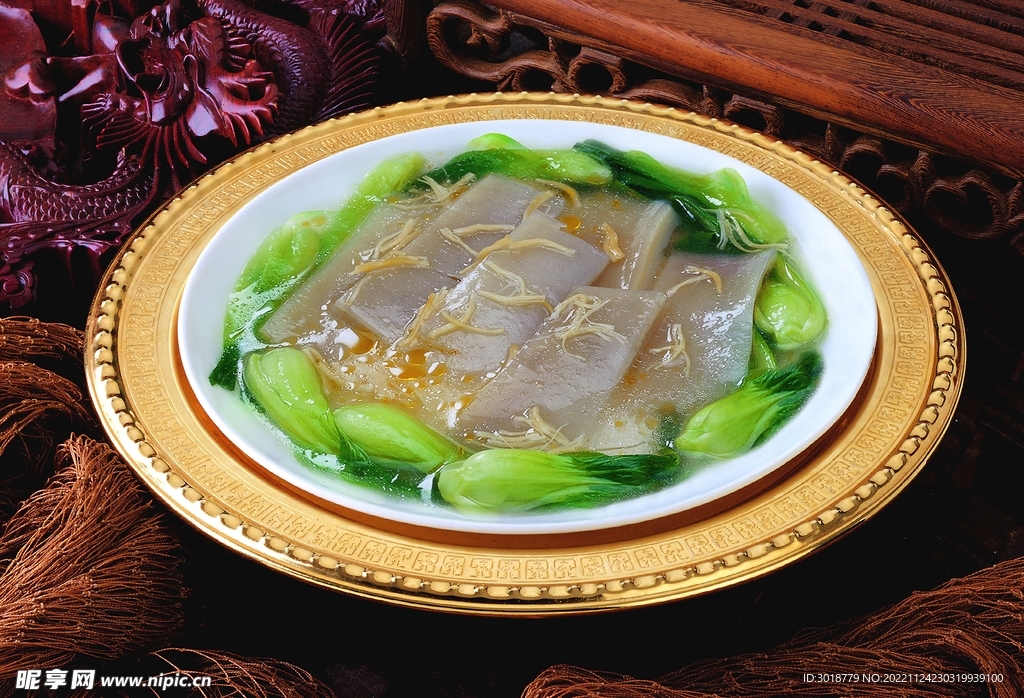 瑶柱绘裙边