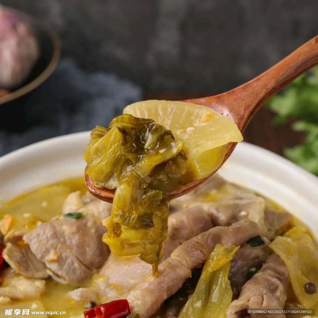 酸菜肉片