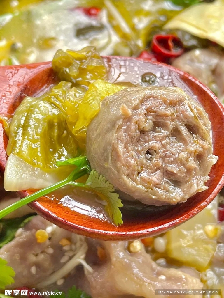酸菜肉圆子