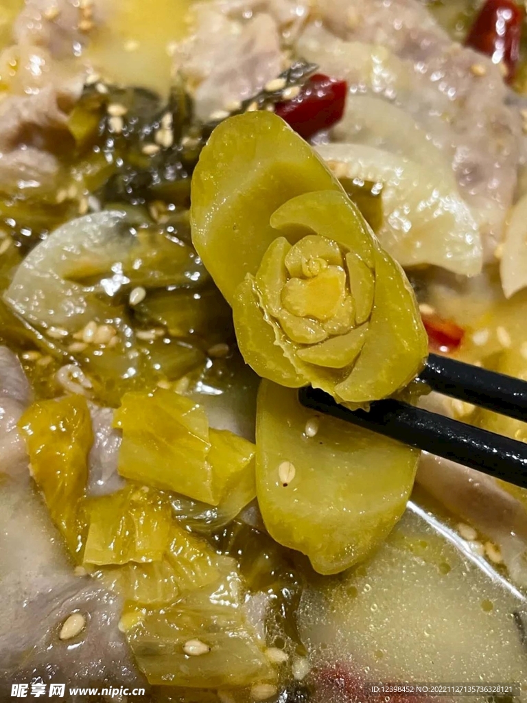 酸菜肉片
