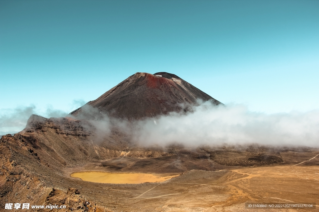 火山 