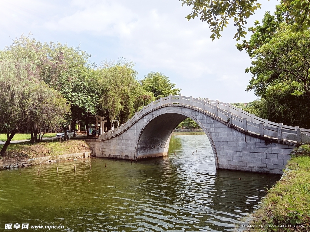 古风小桥流水 大学风光