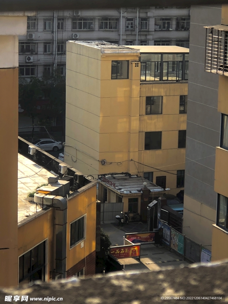 封控下的街道