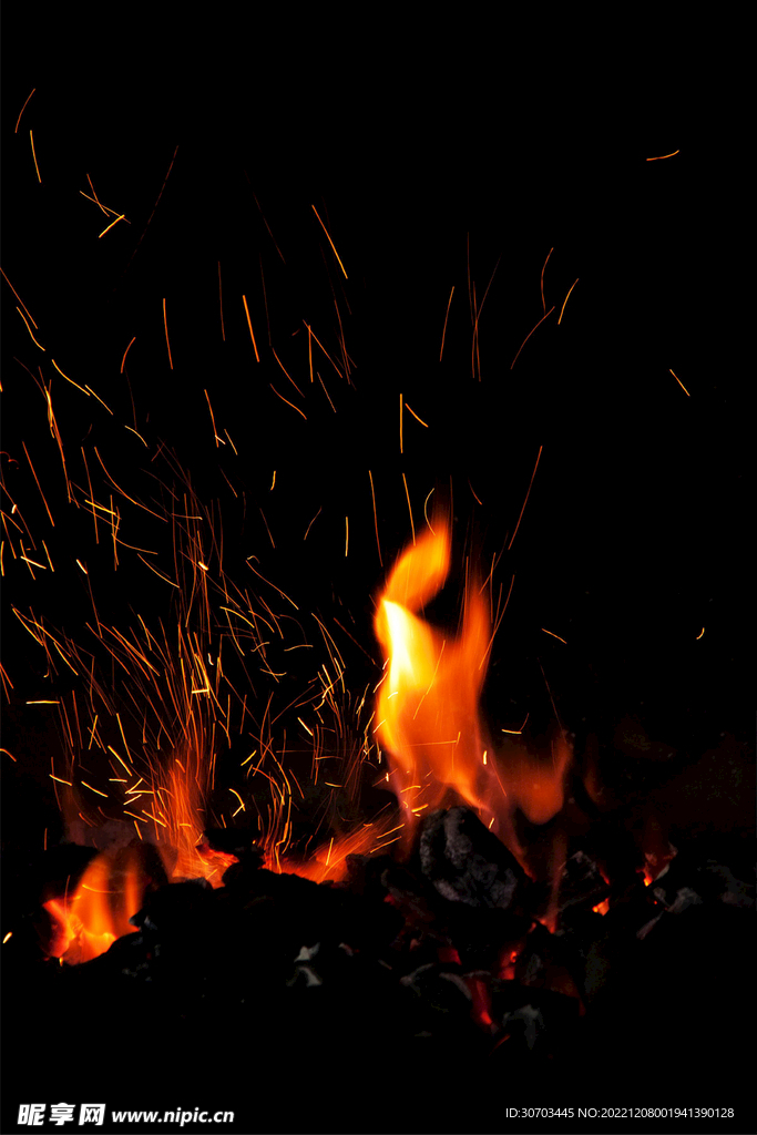 火焰和黑色背景