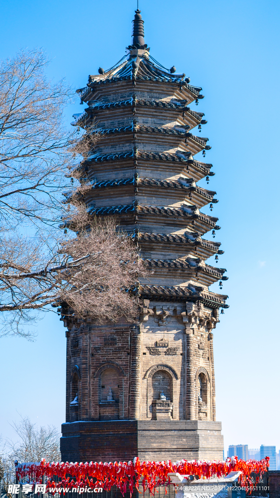 辽宁抚顺高尔山风景区古代辽塔