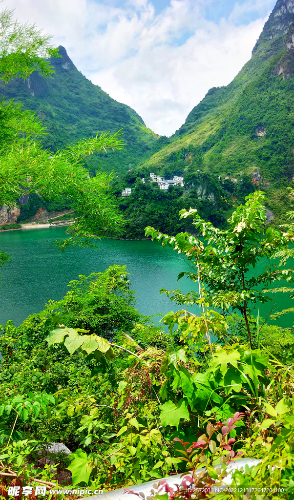 广西凌云浩坤湖湿地公园