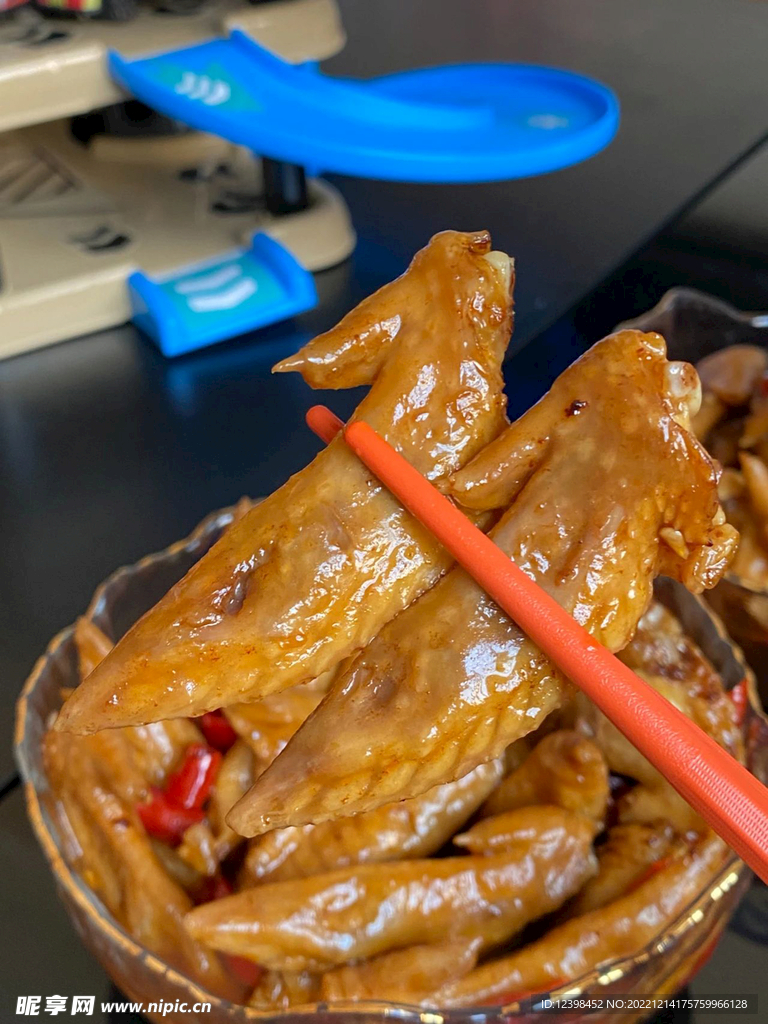 卤鸡翅