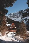 雪中房屋
