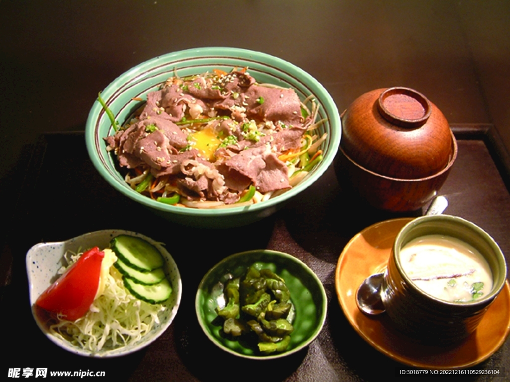 牛肉盖饭