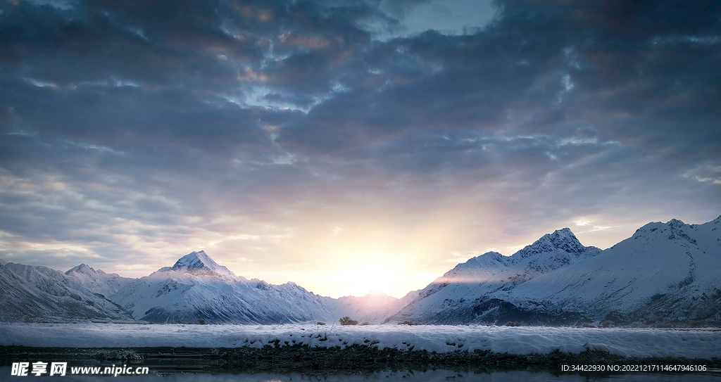 夕阳雪山