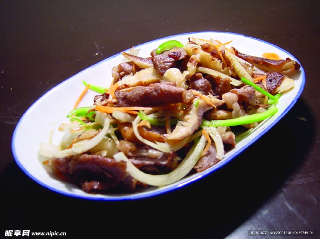 五花肉炒蔬菜
