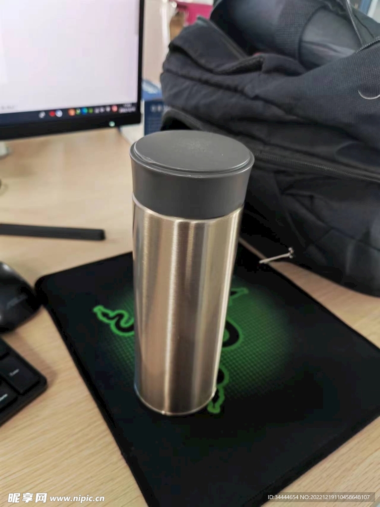 办公室的水杯