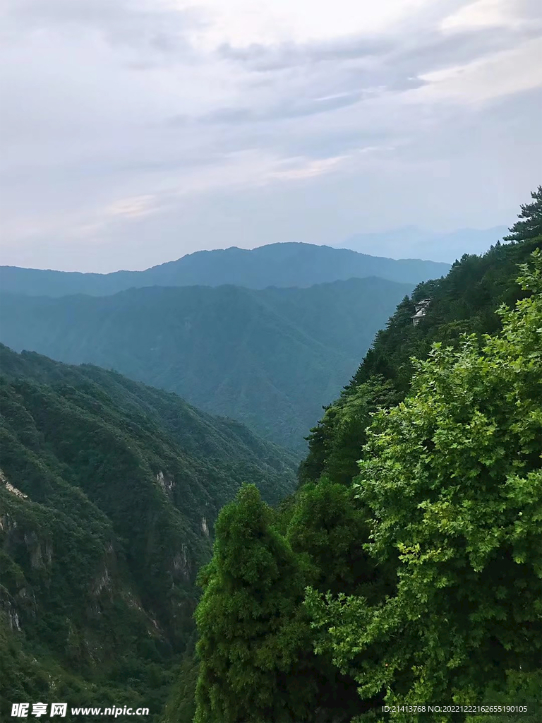 名山大山山脉 