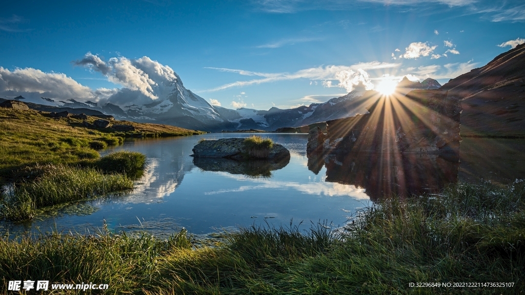 唯美蓝色大自然湖景
