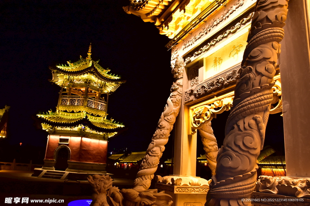 中式建筑庭阁夜景