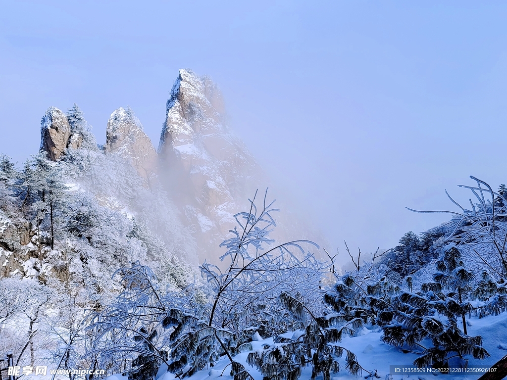 洛阳老君山雪景