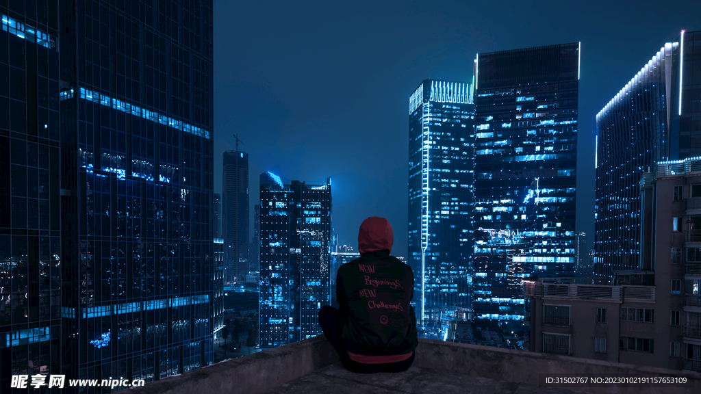 夜景人物天台背影