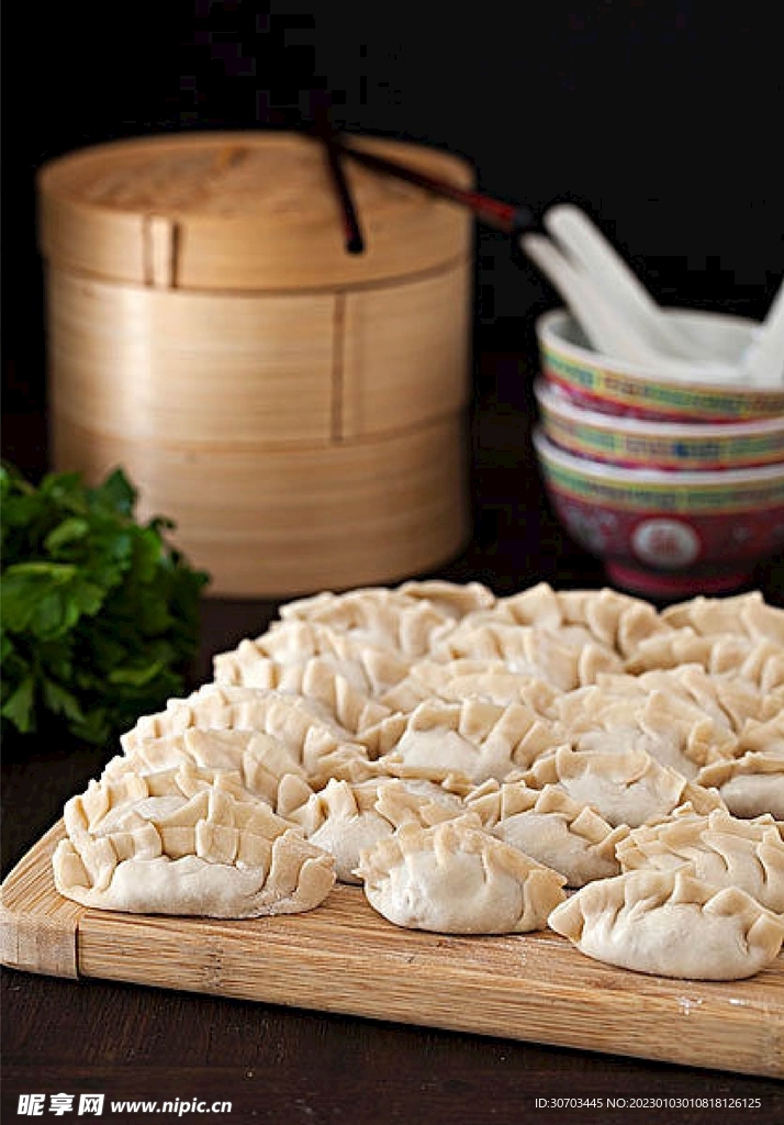 饺子和碗