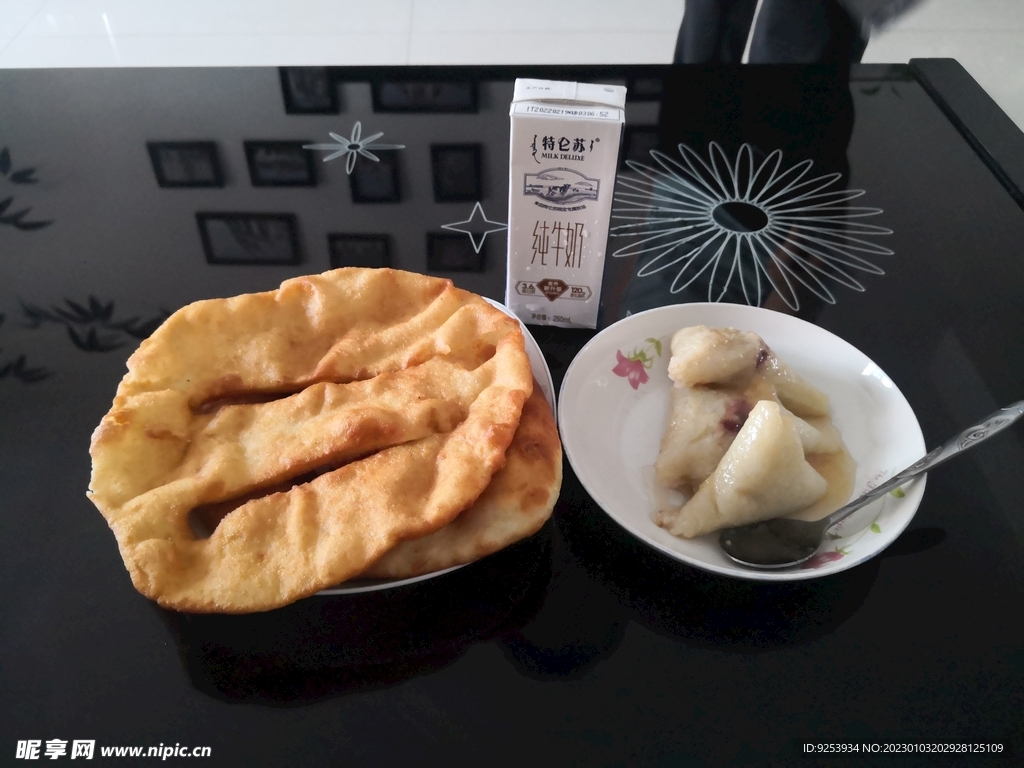油饼  粽子  蜜粽