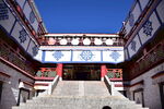 藏式建筑门口石梯