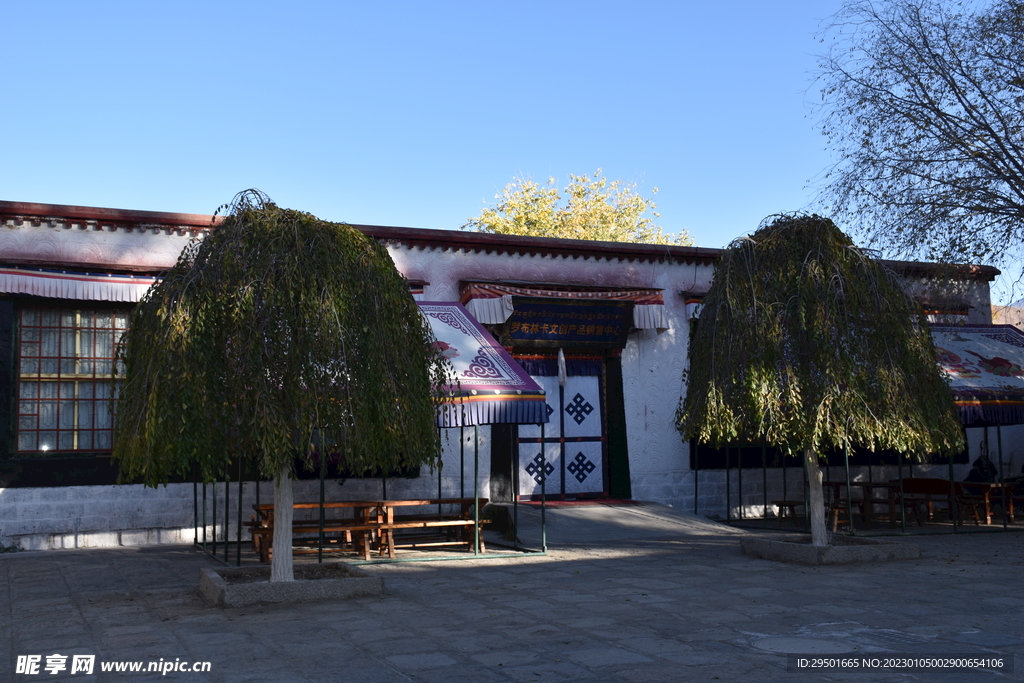 藏式房子平房入口