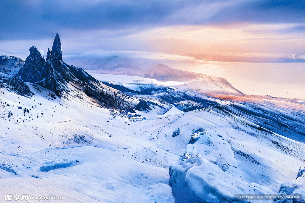 日出雪景