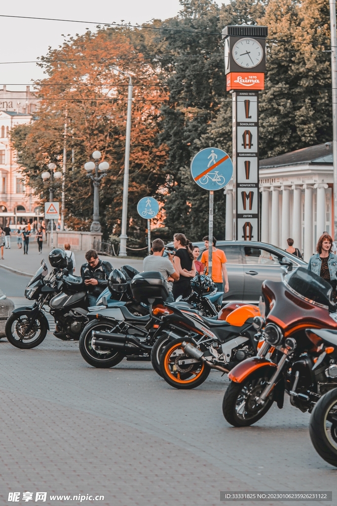 摩托车
