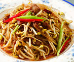 黄豆芽粉丝炒肉