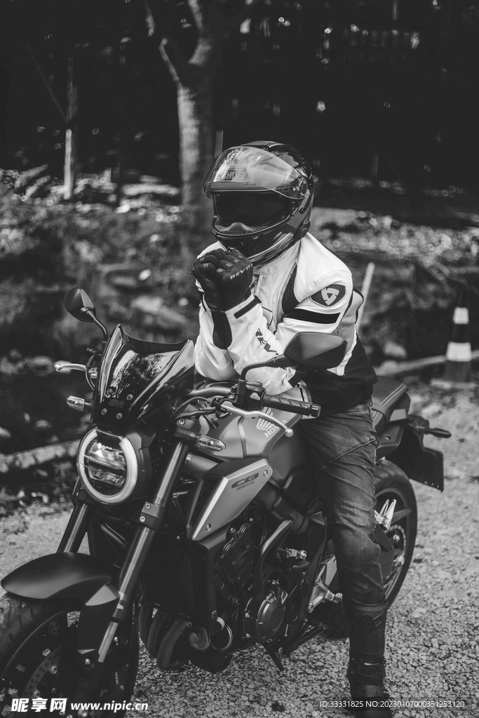 摩托车