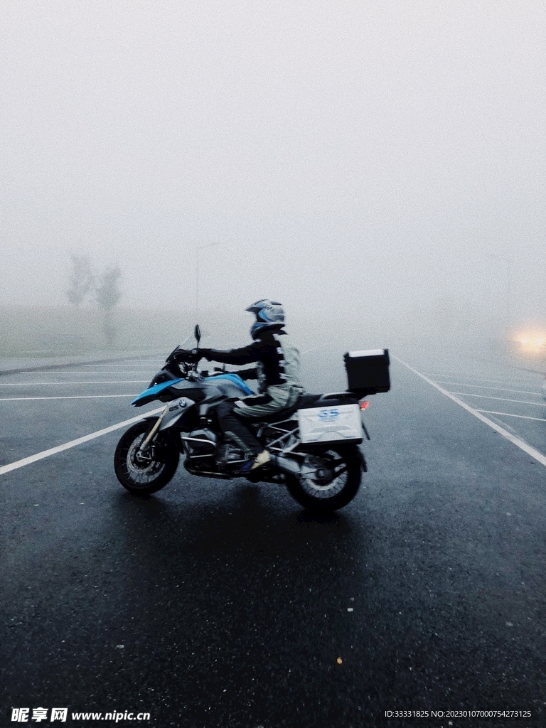 摩托车
