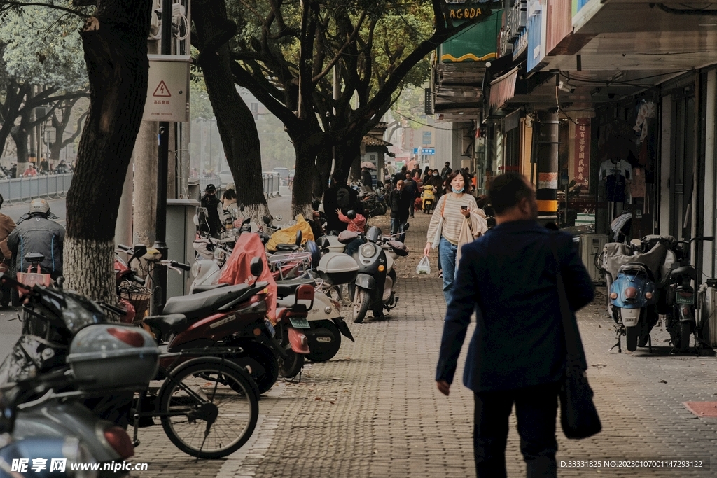 摩托车