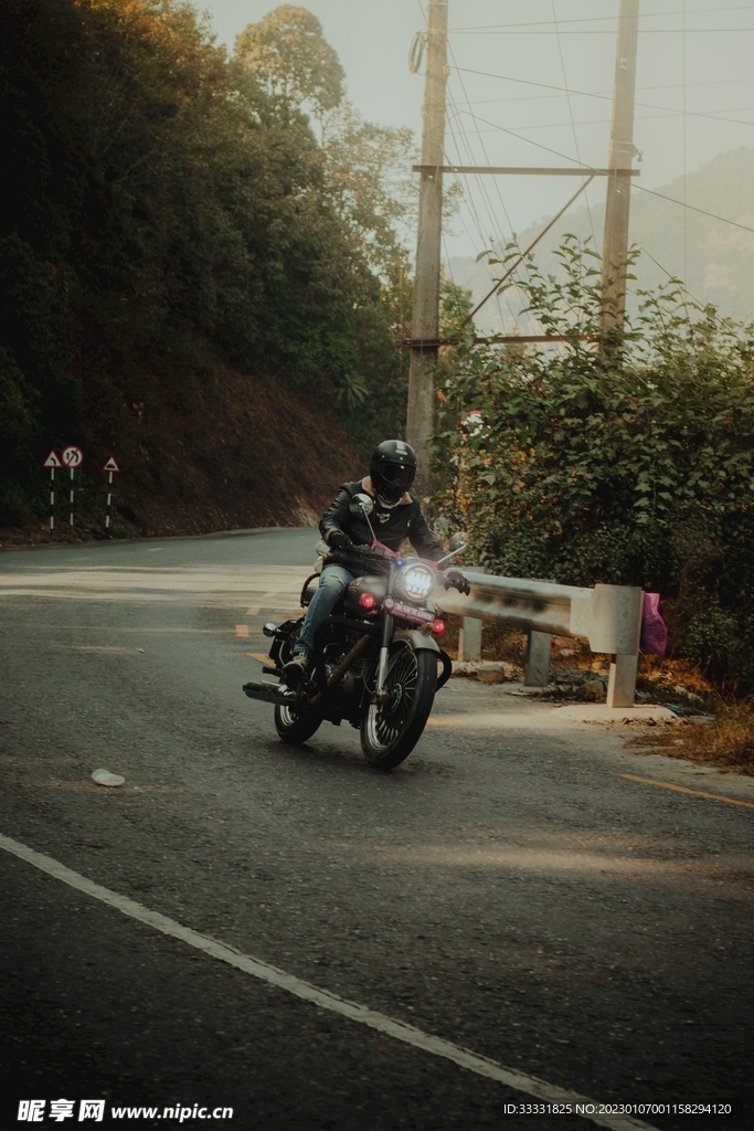 摩托车