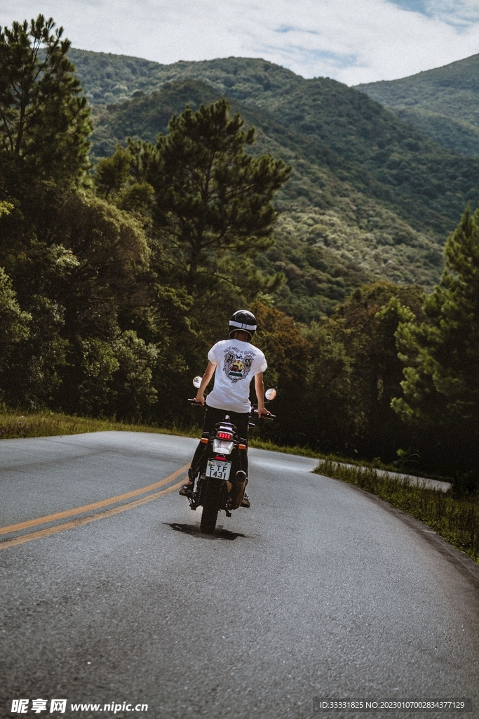 摩托车