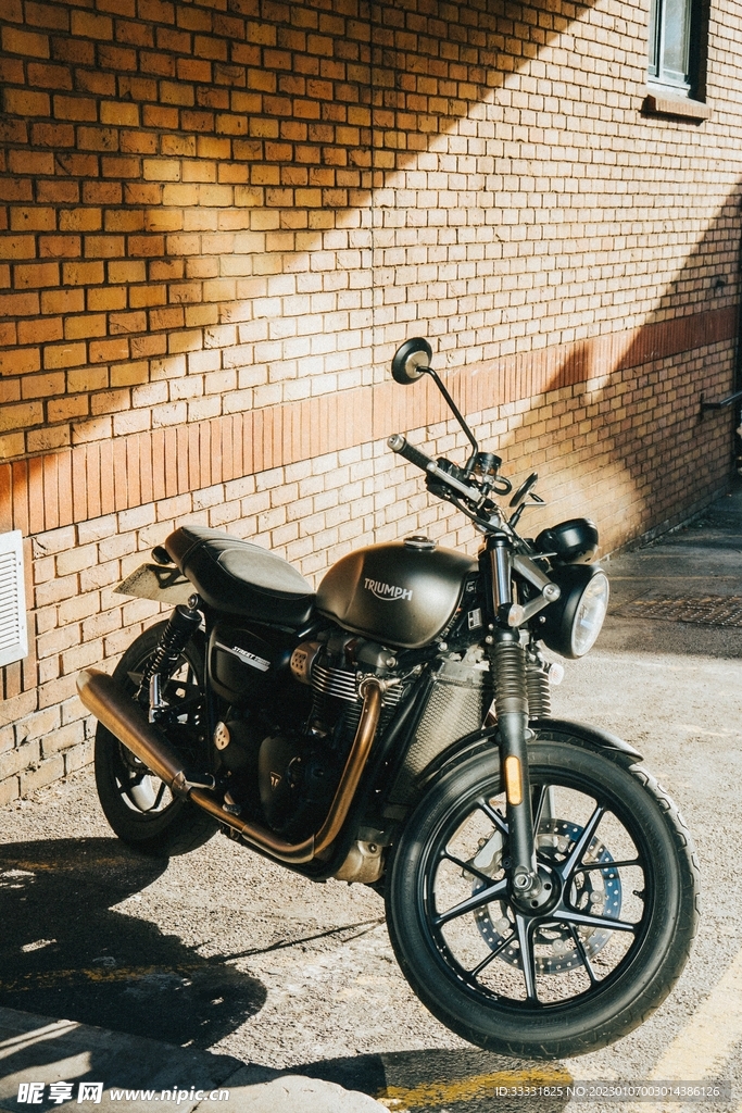 摩托车