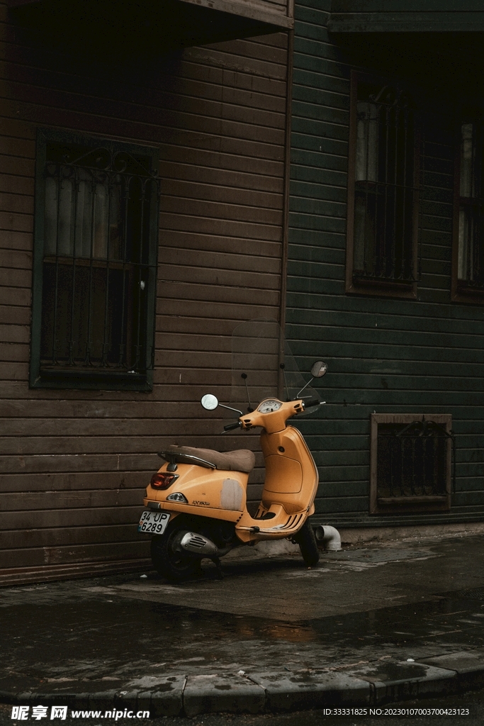 摩托车