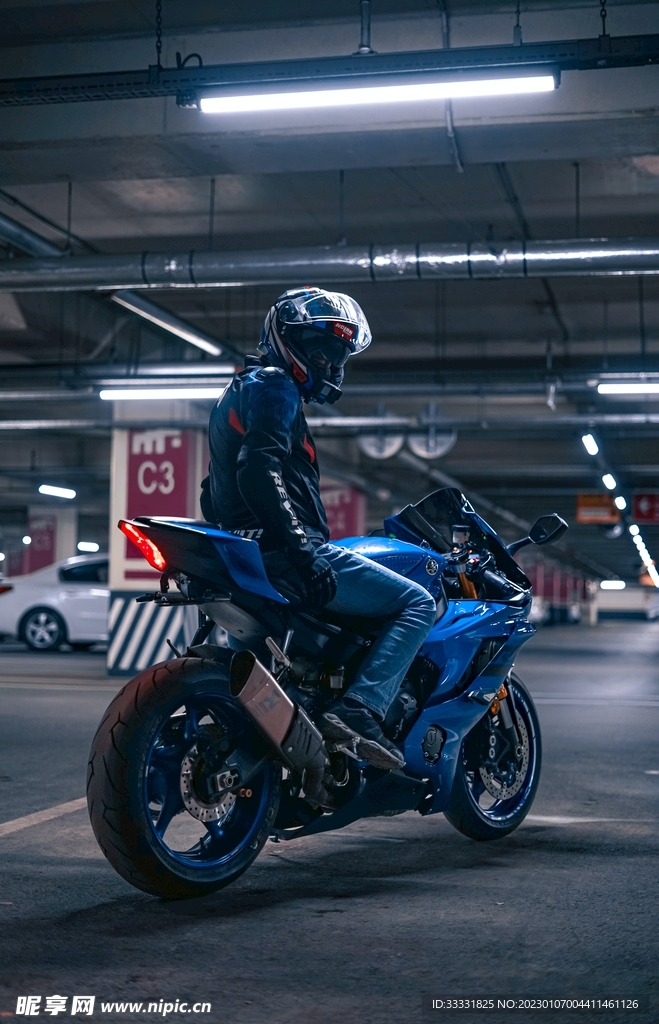 摩托车