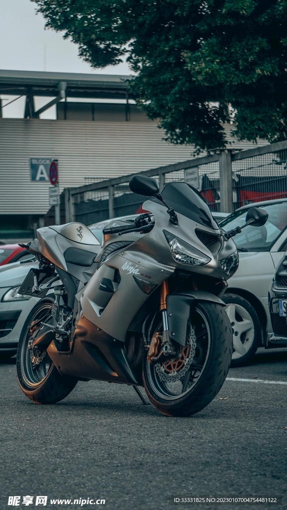 摩托车