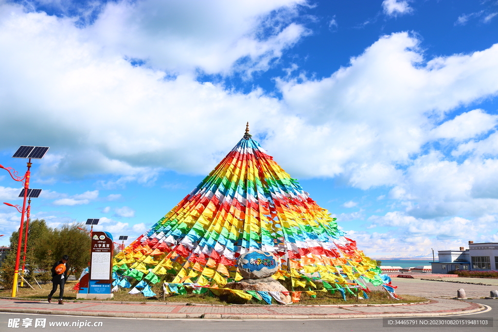 青海湖五彩经幡