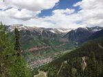 山 