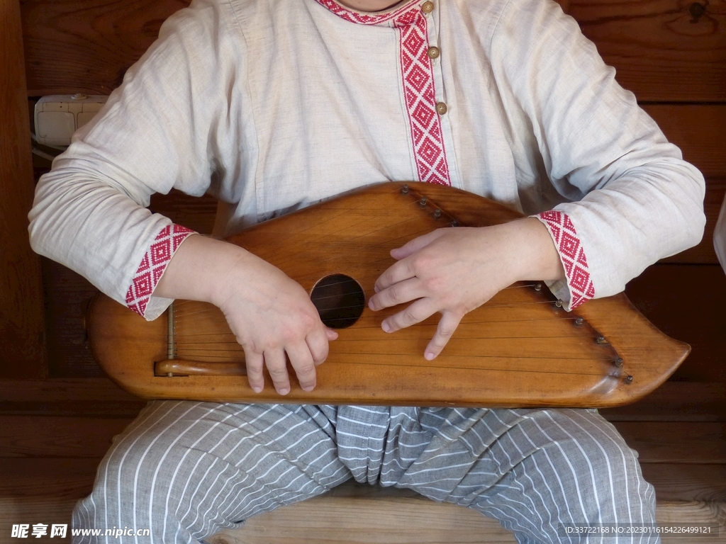 吉他