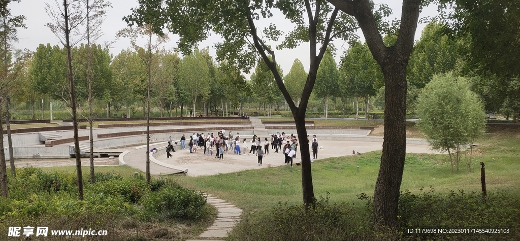 下沉广场